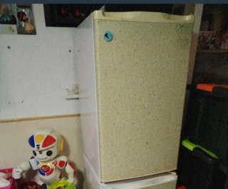 Nevera pequeña bajo encimera