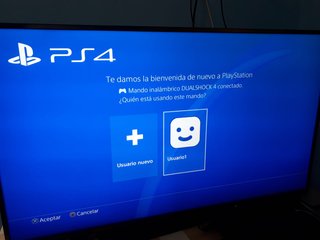PS4 Slim 500GB + 2 controller - Non legge i dischi.