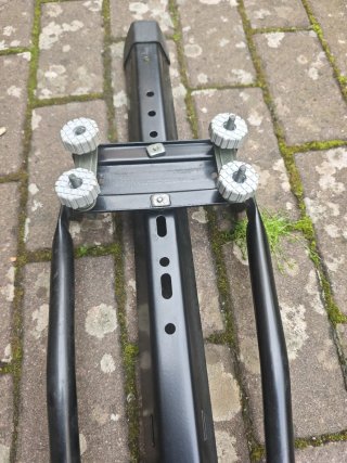 Portabicis universal para barras de techo