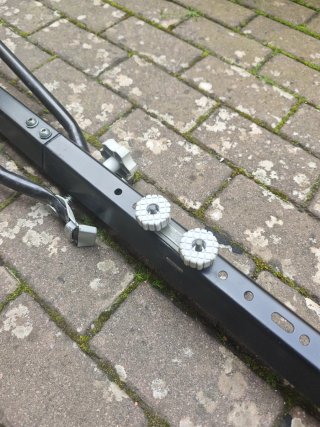 Portabicis universal para barras de techo