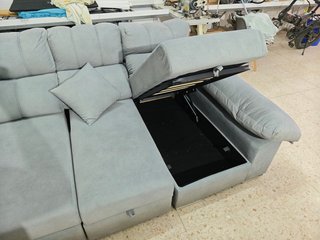 Sofá Chaiselongue con arcón verde agua