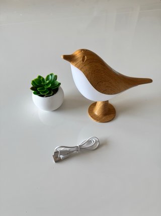 Lampada LED ricaricabile touch da comodino