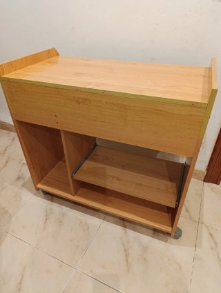 Mesa escritorio madera con ruedas