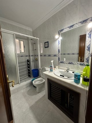 Piso de tres habitaciones en bda de la paz , Ecija