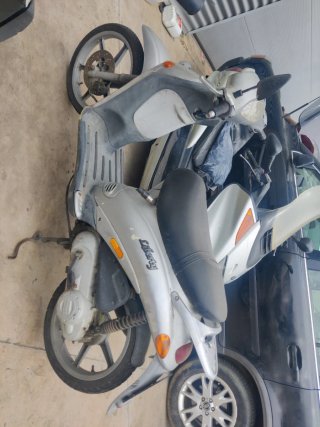 Moto Scooter Blanca Para piezas