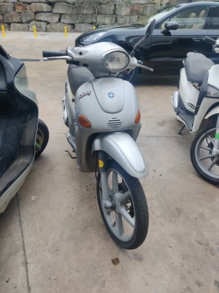 Moto Scooter Blanca Para piezas