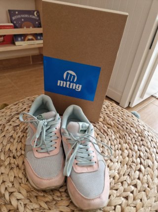 Zapatillas Mustang grises y rosas