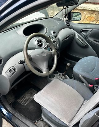 Toyota Yaris 2001