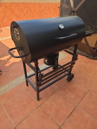 Barbacoa de carbón negra