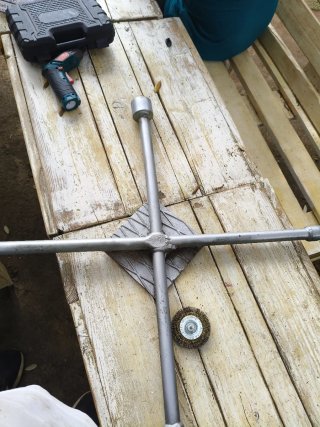 Llave de cruz para neumáticos