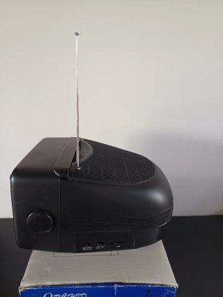 Televisor portátil B/N Orchid con Radio AM/FM