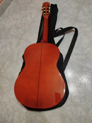 Guitarra Española Sonora con Funda