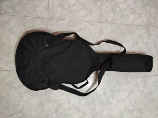 Guitarra Española Sonora con Funda