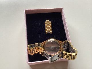 Reloj Lotus Dorado Mujer