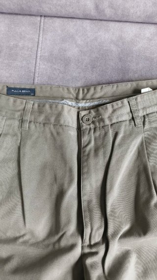 Pantalón beige hombre