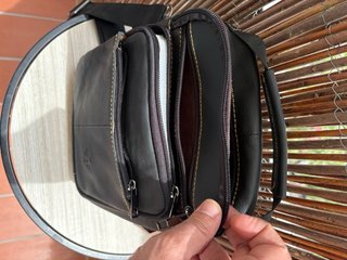 Bolso de piel negro