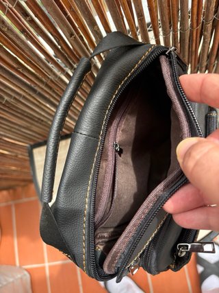 Bolso de piel negro