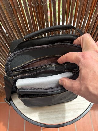 Bolso de piel negro