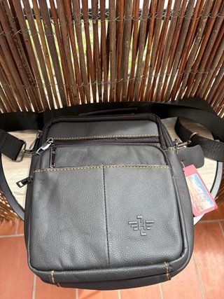 Bolso de piel negro
