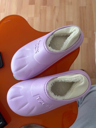 Zapatillas de estar por casa moradas