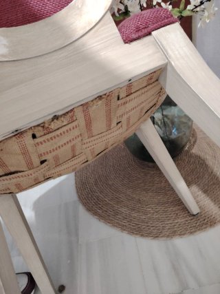 Silla de madera tapizada