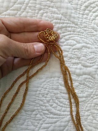 Collar de perlas ámbar y oro