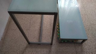 Mesa de cristal y metal
