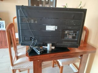 Televisión LED Negra