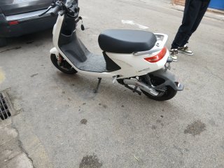 Bensom Scooter Eléctrica Blanca Nueva