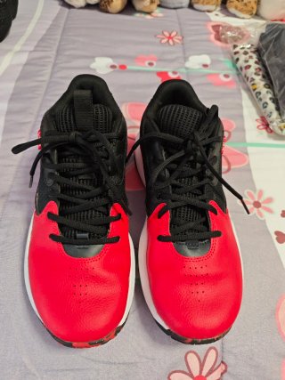 Zapatillas Baloncesto Under Armour Rojas y Negras