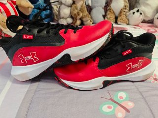 Zapatillas Baloncesto Under Armour Rojas y Negras