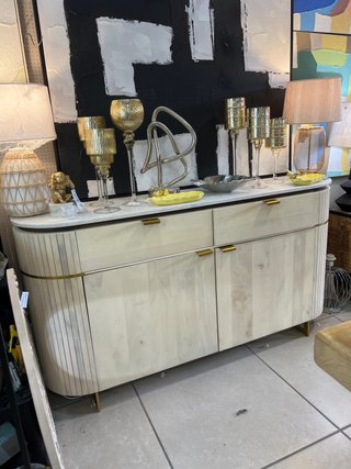 Mueble buffet madera y metal