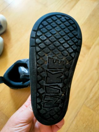 Zapatos niño negro y gris varias tallas preguntar