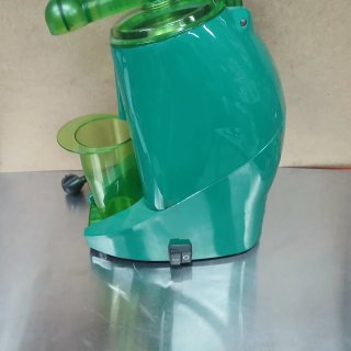 Exprimidor industrial verde