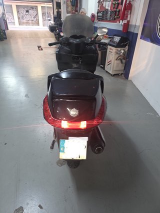 Piaggio X8 Negro Maxi Scooter