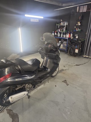 Piaggio X8 Negro Maxi Scooter