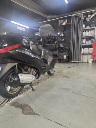 Piaggio X8 Negro Maxi Scooter
