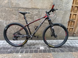 Bicicleta de montañaFocus Raven 27.5R 5.0 Carbono.