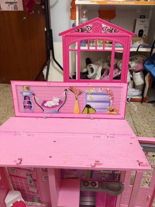 Casita de muñecas transportable
