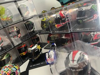 Pack Cascos MotoGP Escala (unos 50)