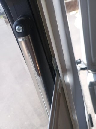 Ventana abatible Dometic Seitz S4