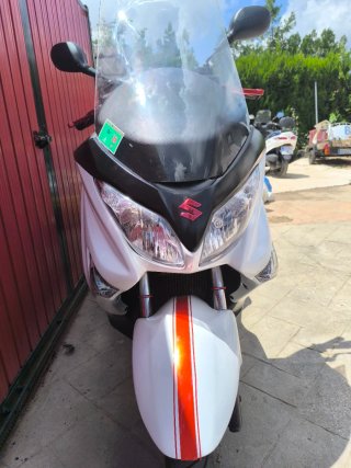 Suzuki Burgman 125 Maxi Scooter