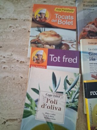 Libros de cocina en catalan . 12 libros ×15 €