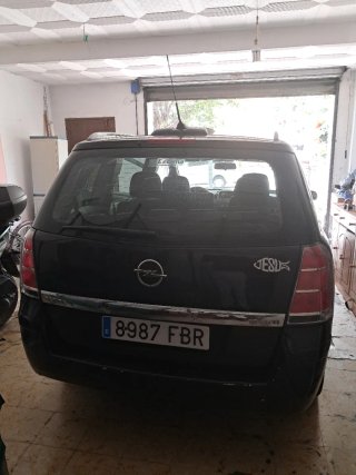 99 250 km Opel Zafira B Family 7 plazas
