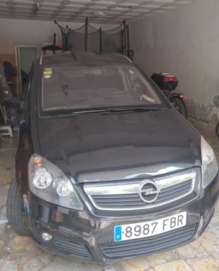 99 250 km Opel Zafira B Family 7 plazas