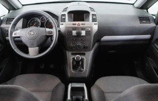 99 250 km Opel Zafira B Family 7 plazas