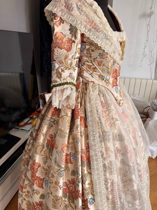 Traje de Fallera Beige sin manteletas
