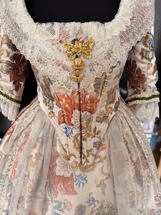 Traje de Fallera Beige sin manteletas