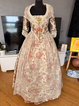 Traje de Fallera Beige sin manteletas