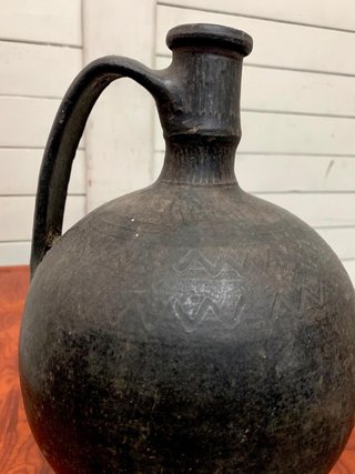 Cántaro antiguo de cerámica